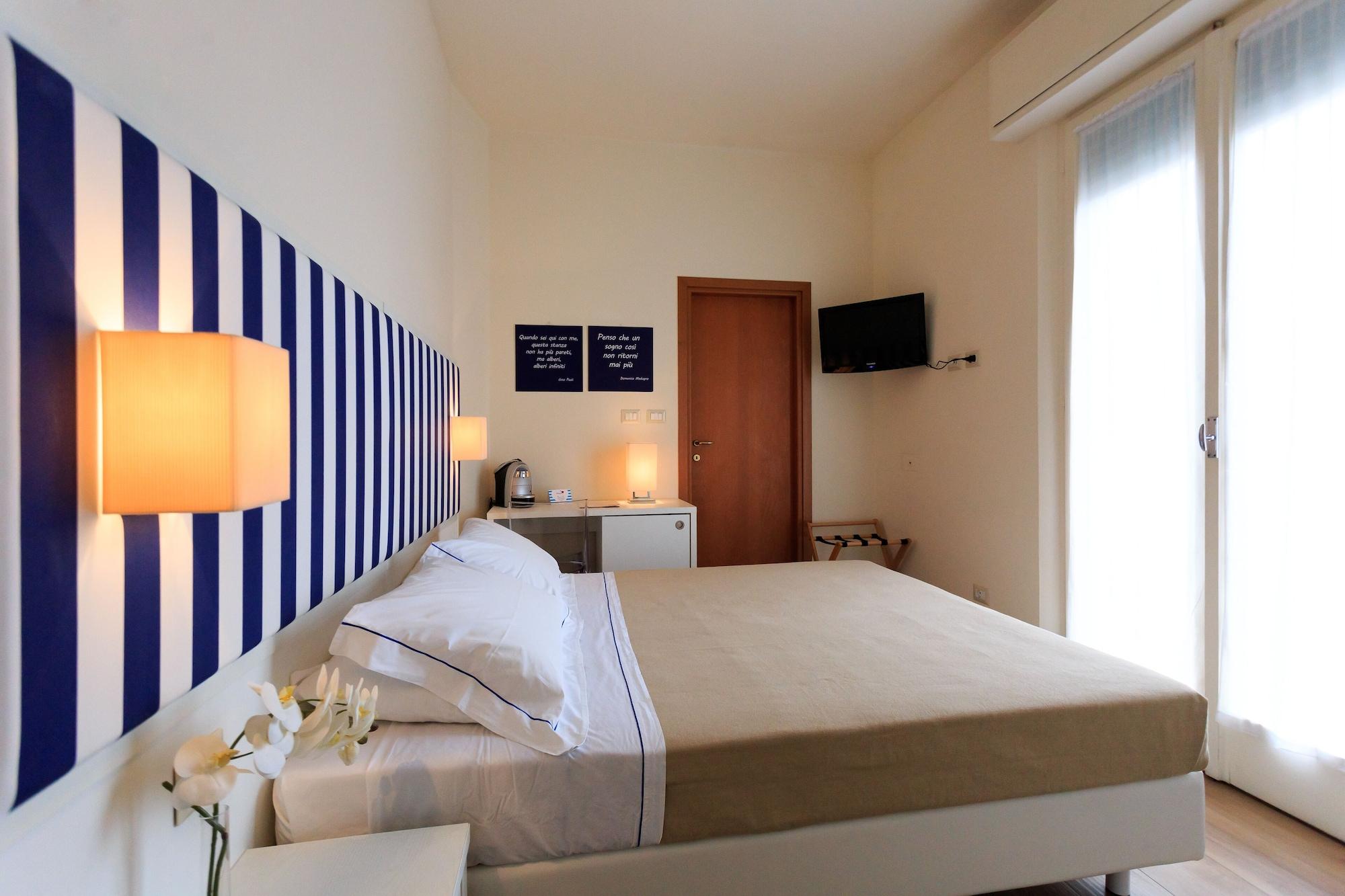 Mini hotel ริมินี ภายนอก รูปภาพ